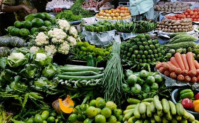 বাজারে সবজি বেশি, দামের উত্তাপ কমছে