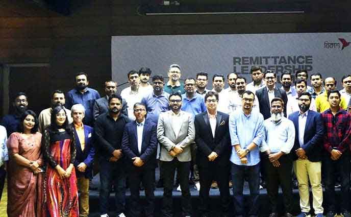 প্রবাসী আয় বাড়াতে দরকার প্রযুক্তিনির্ভর উদ্যোগ