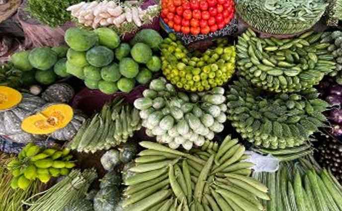 ৮০ টাকার ঘরে বেশির ভাগ সবজি, কয়েকটি শতকে