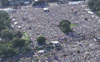 ফিলিপাইনে হাজারো মানুষের বিক্ষোভ, প্রেসিডেন্টের পদত্যাগ দাবি