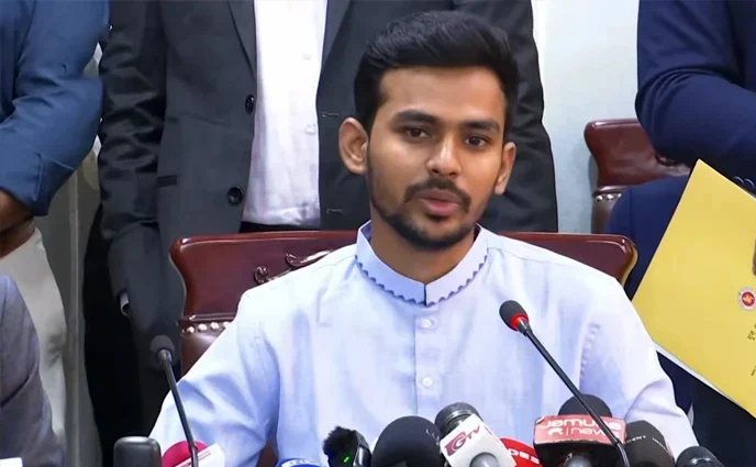 দুপুরে সংবাদ সম্মেলন ডেকেছেন উপদেষ্টা আসিফ মাহমুদ