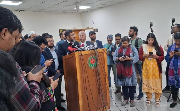 চলতি সপ্তাহেই সংসদ নির্বাচন ও গণভোটের তপশিল ঘোষণা, ভোট দেওয়ার সময় বৃদ্ধি