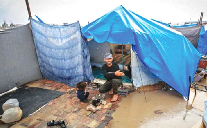 ধেয়ে আসছে ঝড়, ঝুঁকিতে লাখো বাসিন্দা