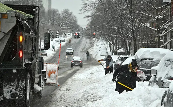 তীব্র শীত ও তুষারঝড়ে বিপর্যস্ত যুক্তরাষ্ট্র, ২০ জনের মৃত্যু