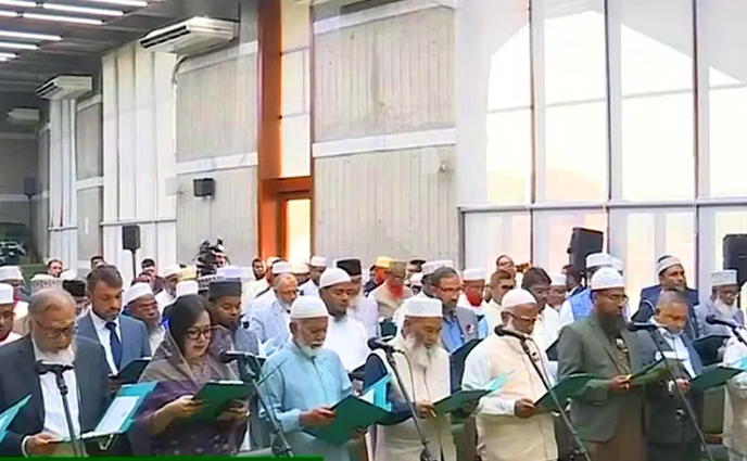 শপথ নিলেন জামায়াত ও স্বতন্ত্র সংসদ সদস্যরা