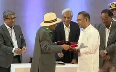 ব্যান্ড দল ও ৯ বিশিষ্ট ব্যক্তির হাতে একুশে পদক তুলে দিলেন প্রধানমন্ত্রী