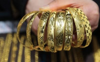 স্বর্ণ, রুপার দাম আকাশচুম্বী হওয়ার পর হঠাৎ ধস, কী ঘটছে?