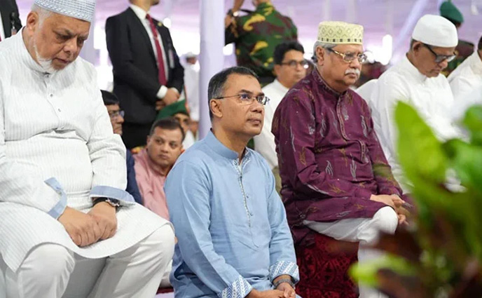 রাষ্ট্রপতি ও প্রধানমন্ত্রীর অংশগ্রহণে জাতীয় ঈদগাহে ঈদের প্রধান জামাত অনুষ্ঠিত