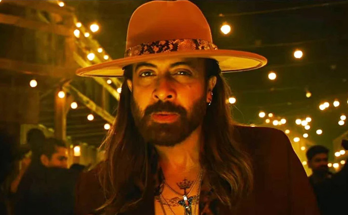 ৫০ হলে শাকিবের প্রিন্স নিয়ে গড়বড়, শো বন্ধ, ভাঙচুর করল দর্শকরা