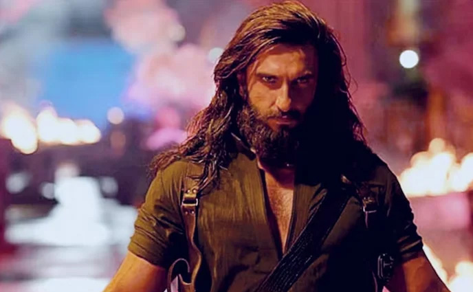 বক্স অফিসে থামছে না ঝড়, ১৩ দিনে কত আয় করলো ‘ধুরন্ধর-২’