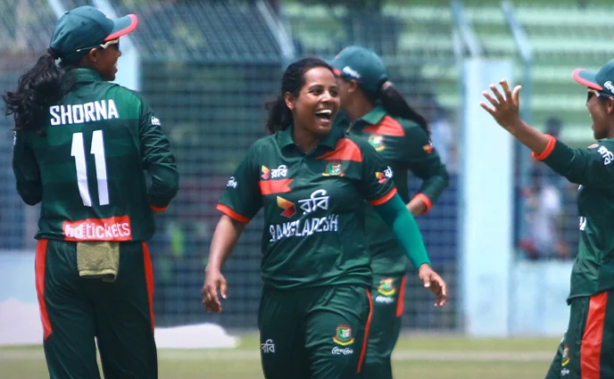 ব্যাটিং ধস সামলে শ্রীলঙ্কাকে হারাল দেশের মেয়েরা