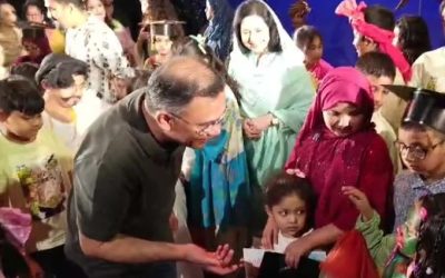 নাটক দেখতে বেইলি রোডে স্ত্রী-কন্যাসহ প্রধানমন্ত্রী