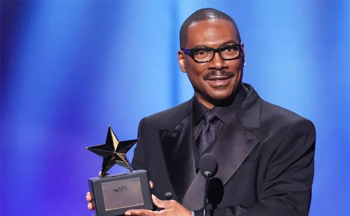 আজীবন সম্মাননায় ভূষিত হলেন এডি মার্ফি