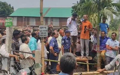 তেল পাম্পে মিছিল নিয়ে এসে ইউএনওর ওপর হামলা, অস্ত্র ছিনিয়ে নেওয়ার চেষ্টা