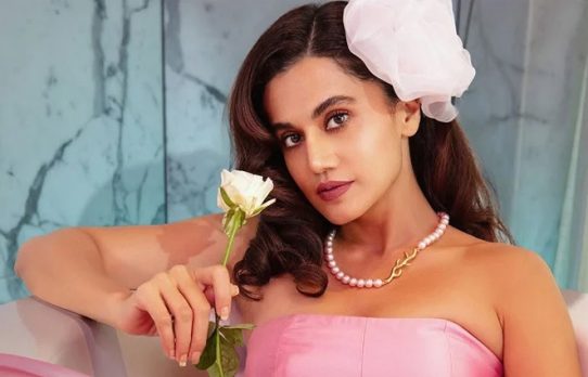 নায়িকাদের বয়স নিয়ে কটাক্ষ, শাহরুখের প্রসঙ্গ তুলে তাপসীর ক্ষোভ