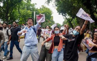 সব দাবি মেনে নেওয়ার আশ্বাসে আন্দোলন প্রত্যাহার ককরোচ জনতা পার্টির
